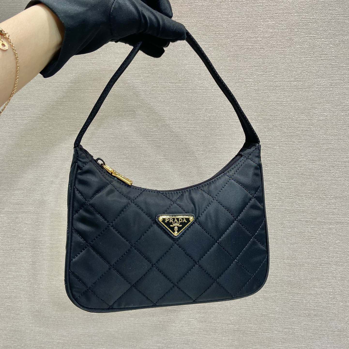 Pra*a top handle bags